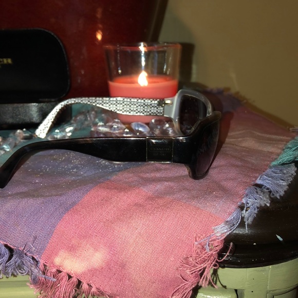Coach sunglasses with case - Picture 3 of 8